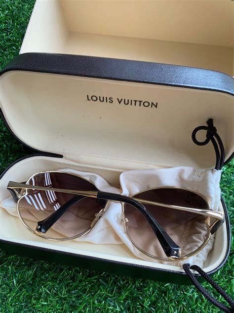 louis vuitton daisy sunglasses replica|used louis vuitton sunglasses.